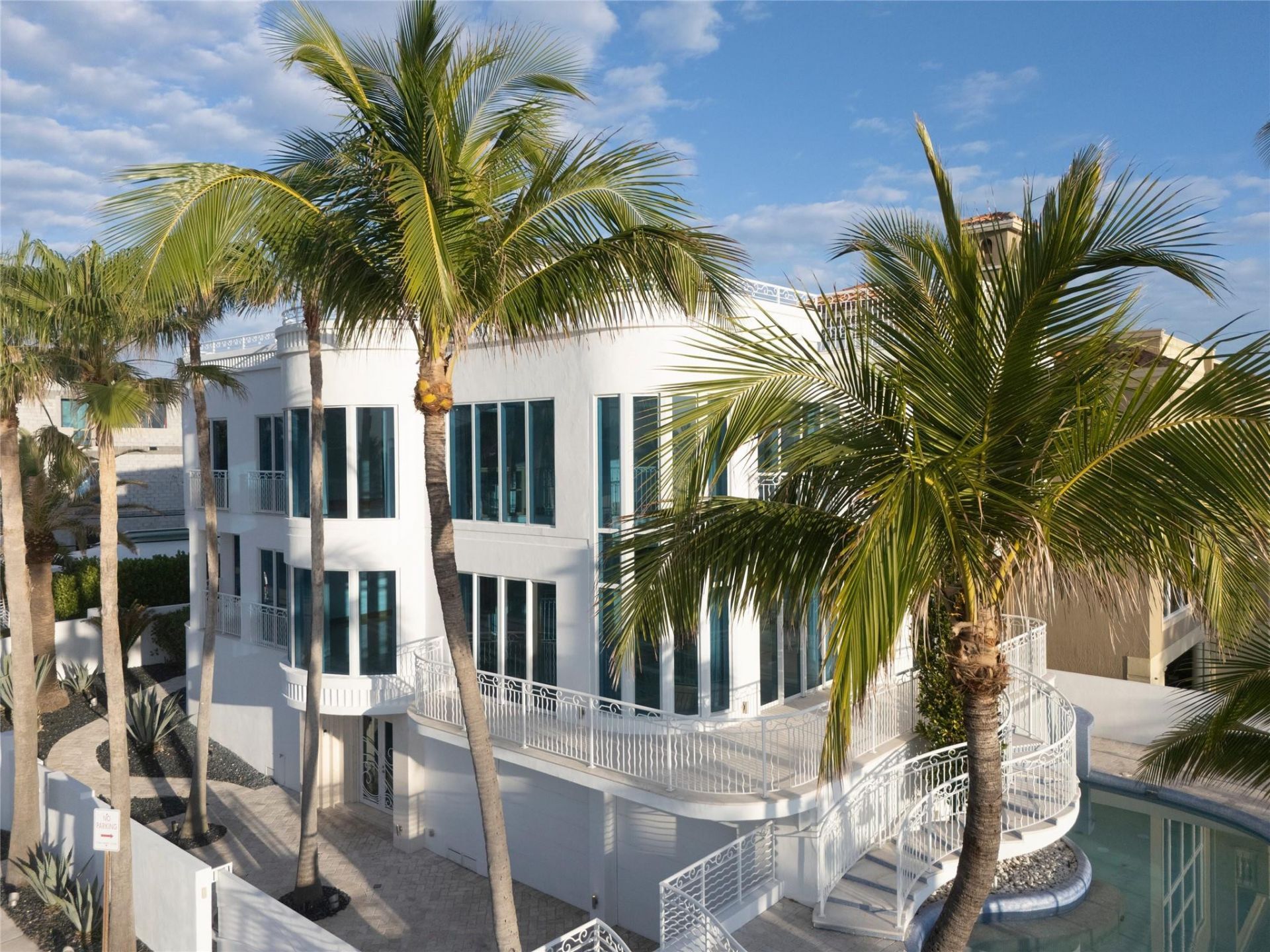 1525 N Fort Lauderdale Beach Blvd, Fort Lauderdale, FL 33304 Photo