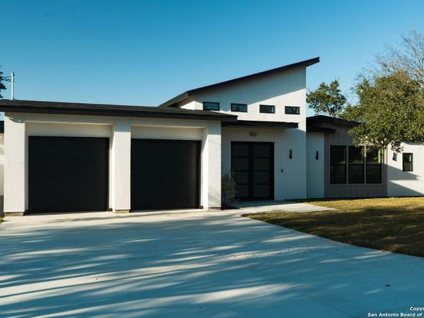 707 Lone Circle, San Antonio, TX 78260