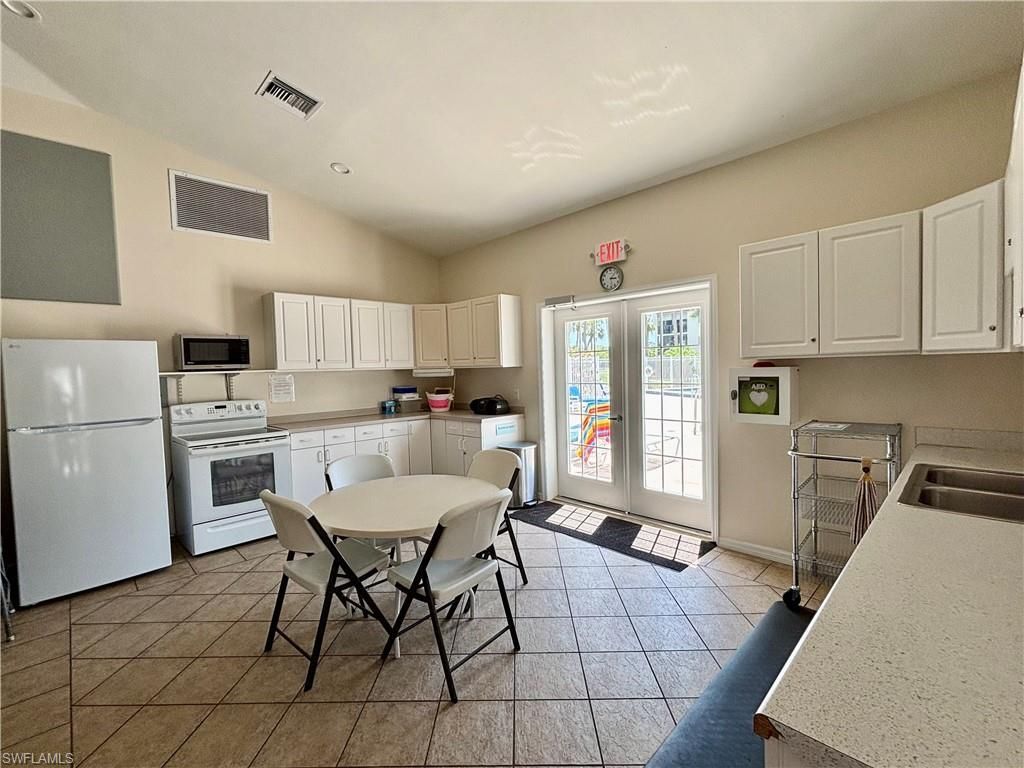 25808 Cockleshell Dr, Unit 315, Bonita Springs, FL 34135 Photo