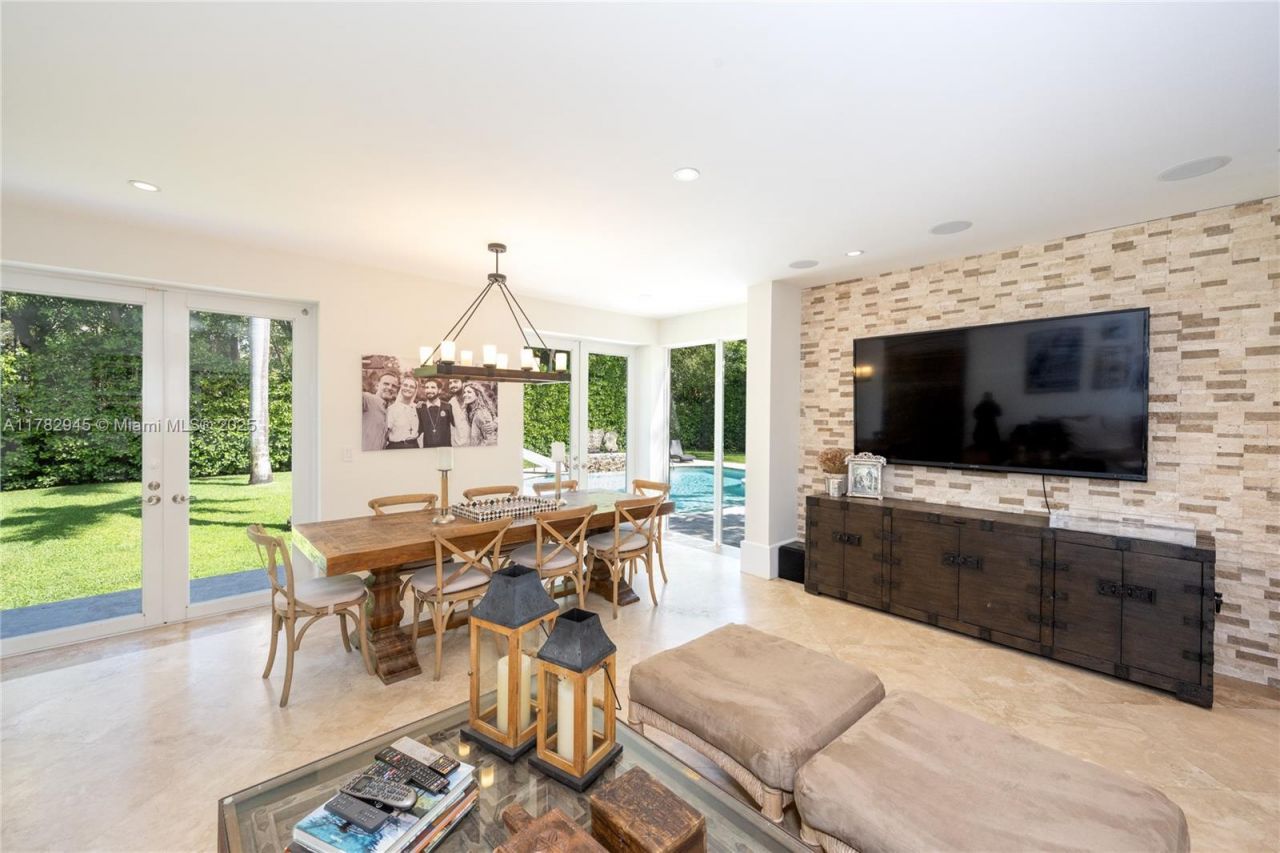 31 Island Dr, Key Biscayne, FL 33149 Photo