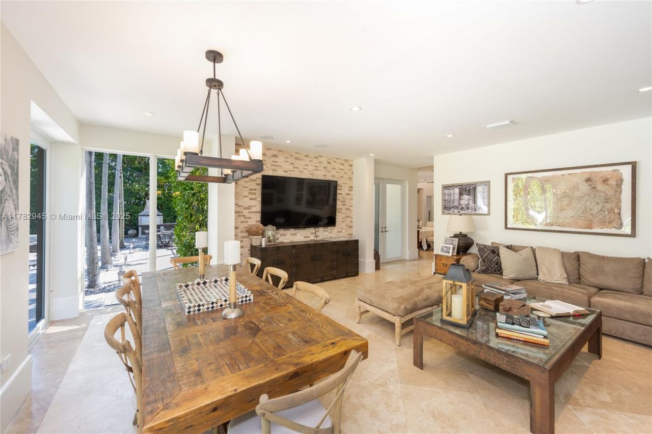 31 Island Dr, Key Biscayne, FL 33149 Photo