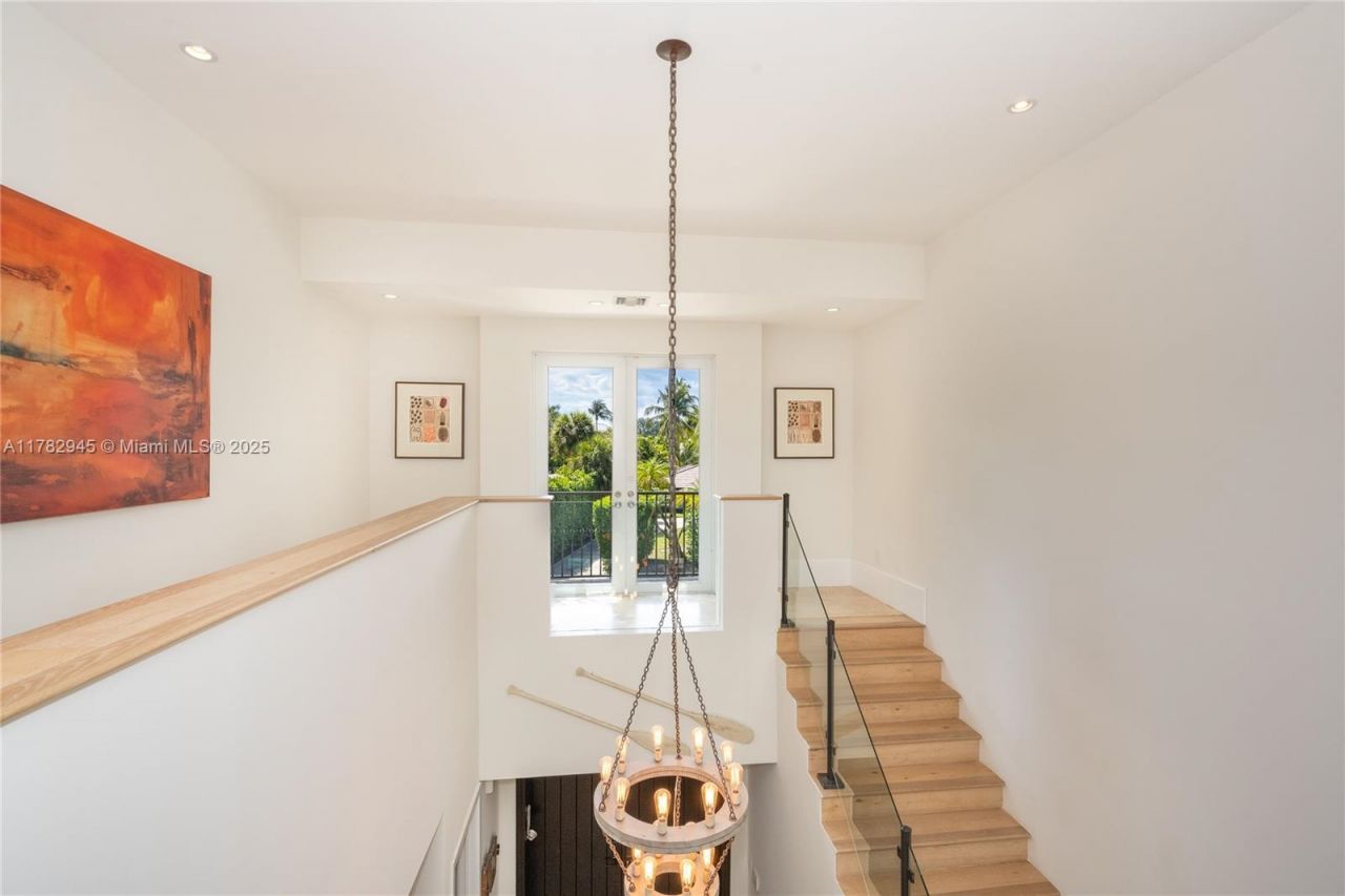 31 Island Dr, Key Biscayne, FL 33149 Photo