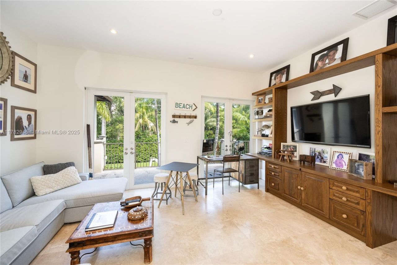 31 Island Dr, Key Biscayne, FL 33149 Photo