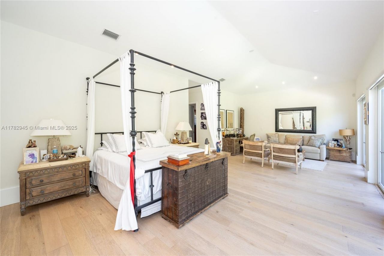 31 Island Dr, Key Biscayne, FL 33149 Photo