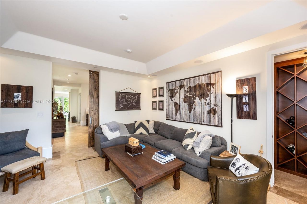 31 Island Dr, Key Biscayne, FL 33149 Photo