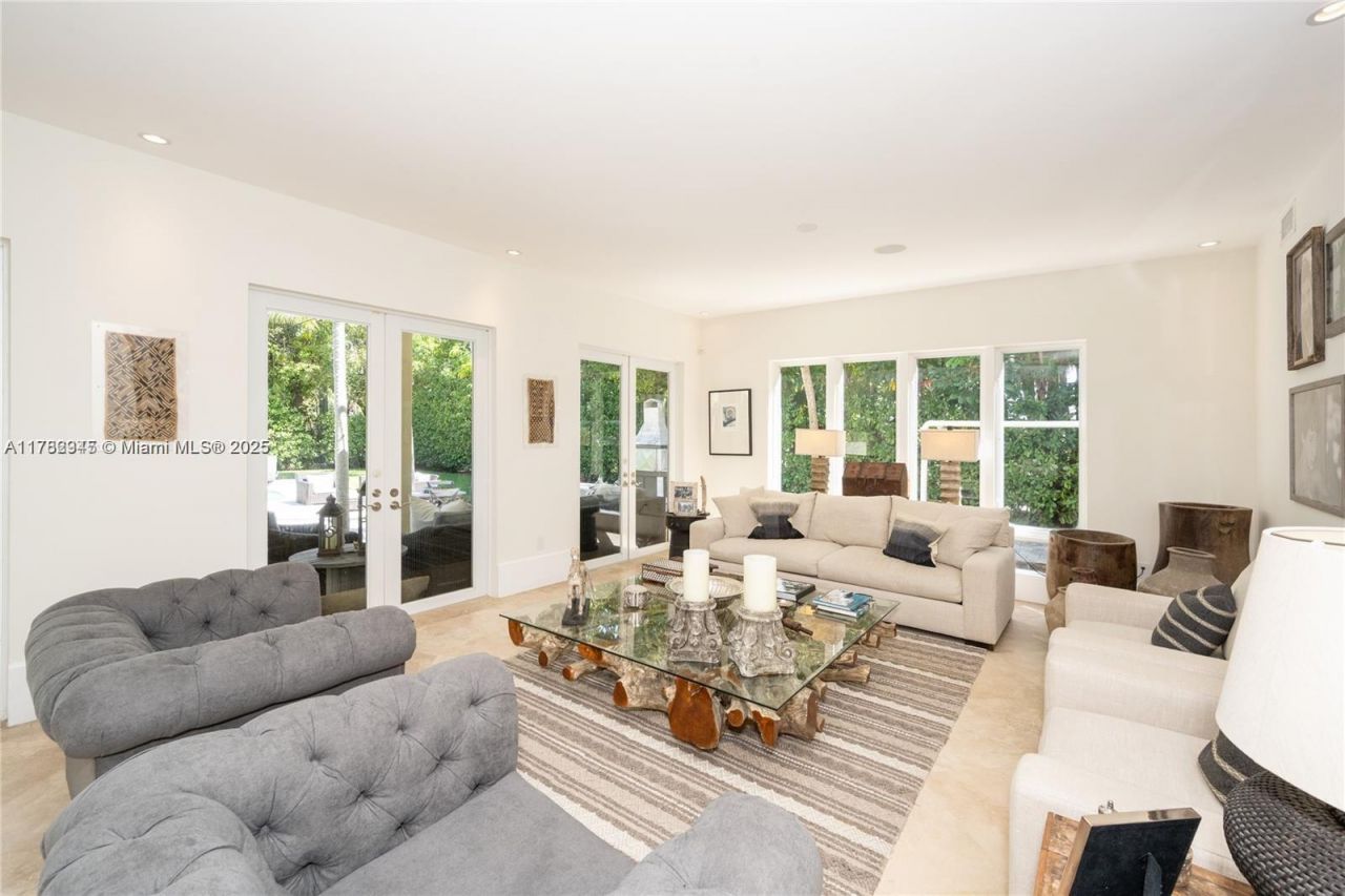 31 Island Dr, Key Biscayne, FL 33149 Photo