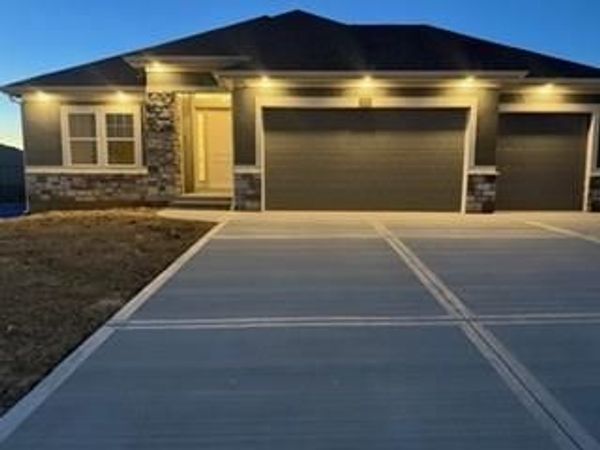 8216 NW 89th Terrace, Kansas City, MO 64153