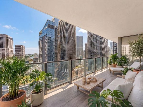 88 SW 7th Street, Unit 2411, Miami, FL 33130