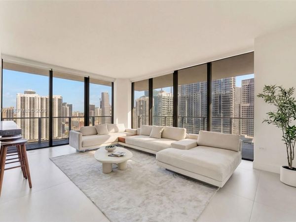 88 SW 7th Street, Unit 2411, Miami, FL 33130