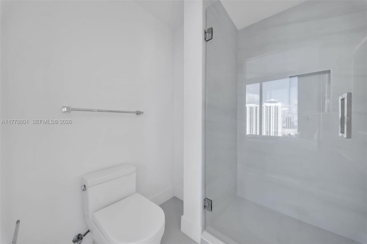 88 SW 7th Street, Unit 2411, Miami, FL 33130 Photo