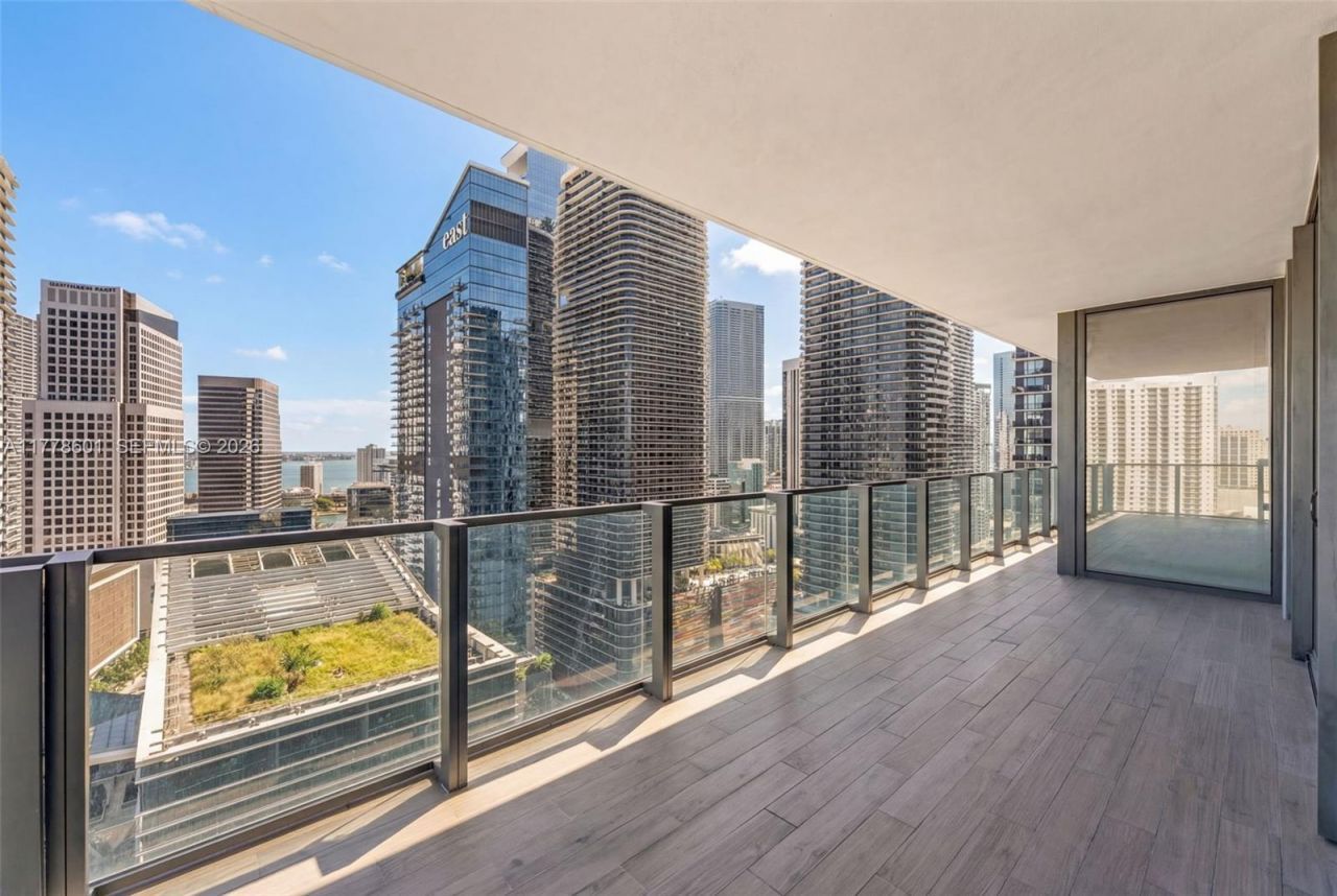 88 SW 7th Street, Unit 2411, Miami, FL 33130 Photo