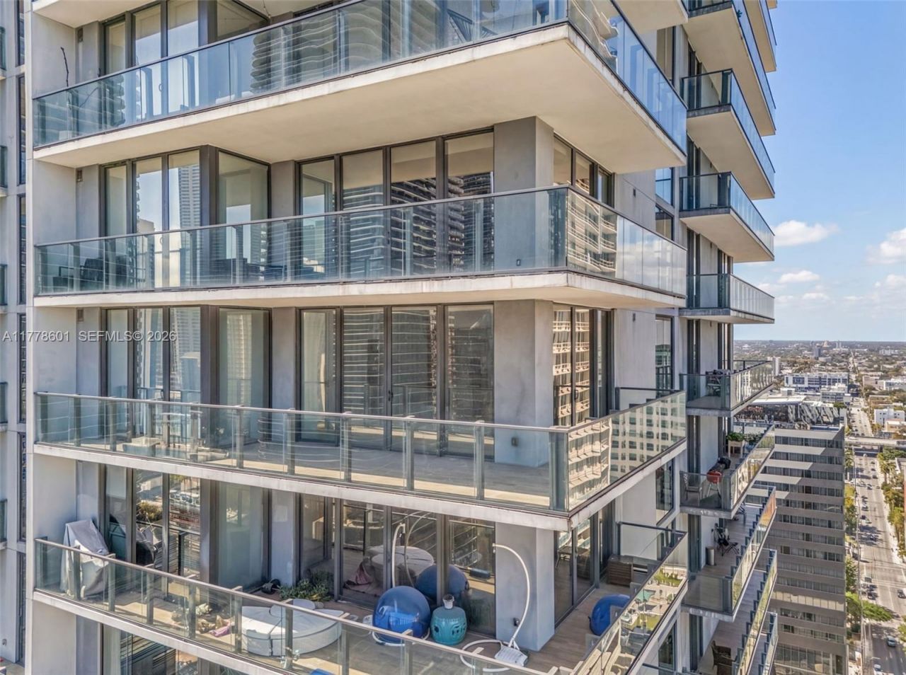 88 SW 7th Street, Unit 2411, Miami, FL 33130 Photo