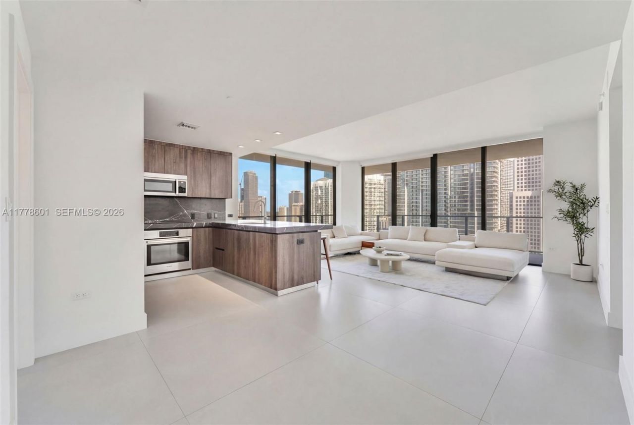 88 SW 7th Street, Unit 2411, Miami, FL 33130 Photo