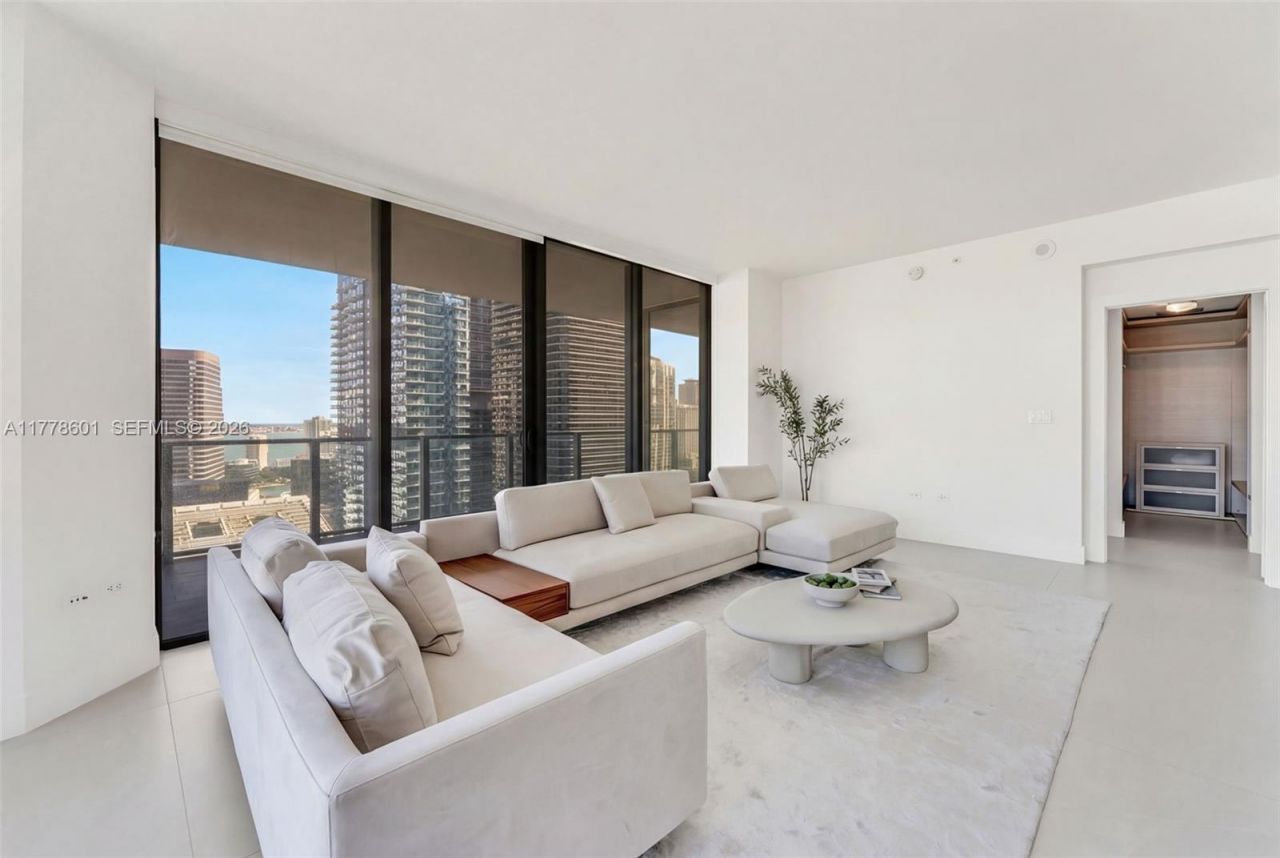 88 SW 7th Street, Unit 2411, Miami, FL 33130 Photo