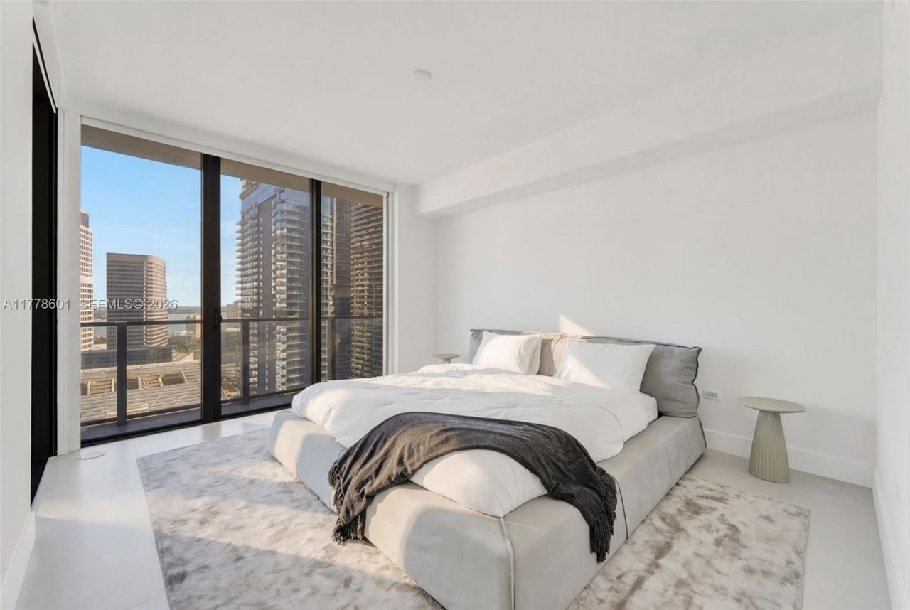 88 SW 7th Street, Unit 2411, Miami, FL 33130 Photo