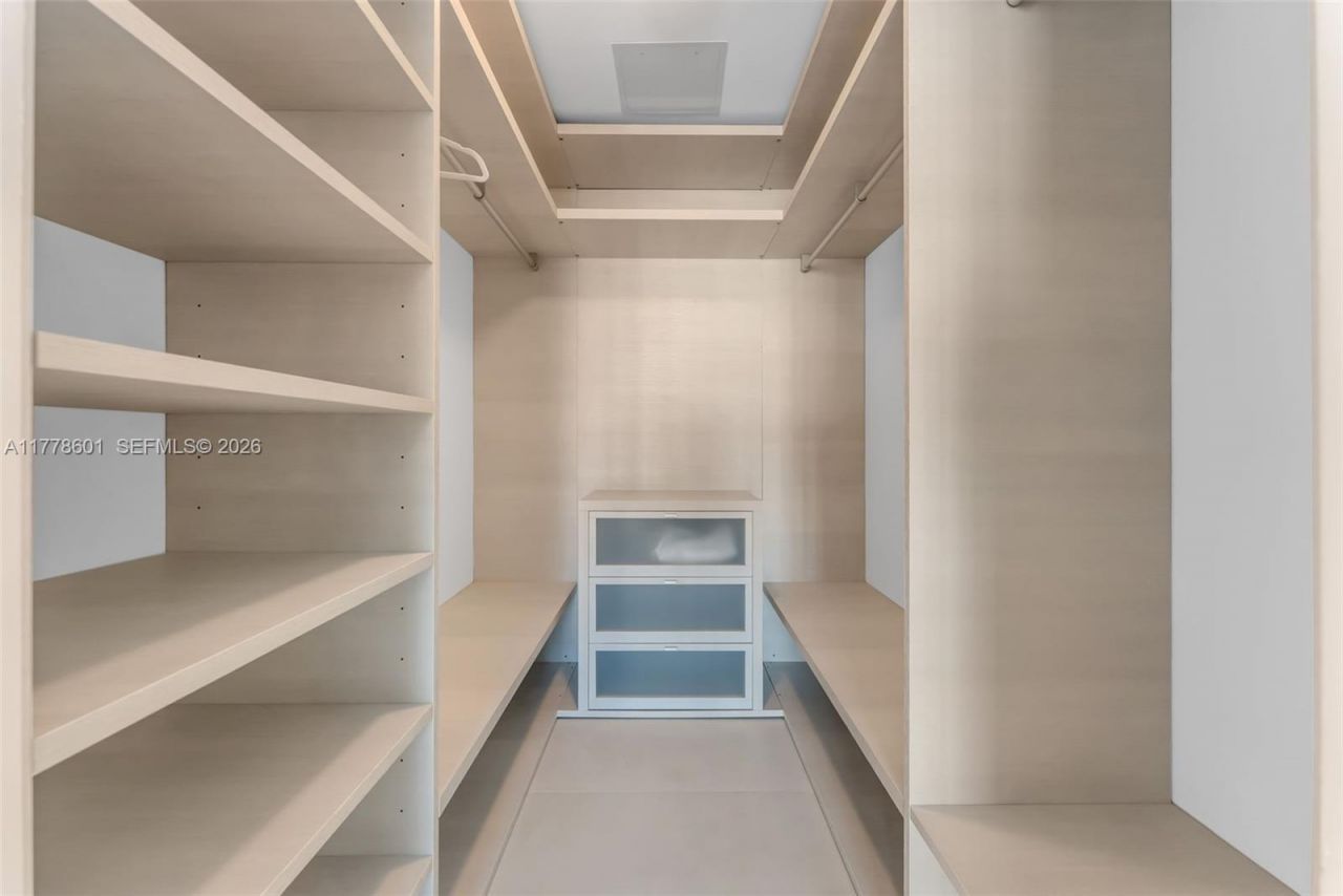 88 SW 7th Street, Unit 2411, Miami, FL 33130 Photo