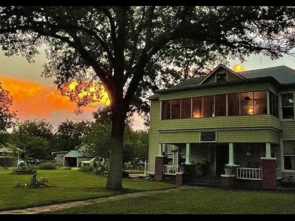 203 W Commerce ST, San Saba, TX 76877