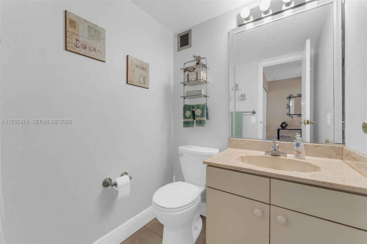 2101 Atlantic Shores Blvd, Unit 201, Hallandale Beach, FL 33009 Photo