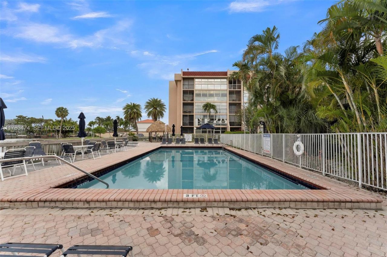 2101 Atlantic Shores Blvd, Unit 201, Hallandale Beach, FL 33009 Photo