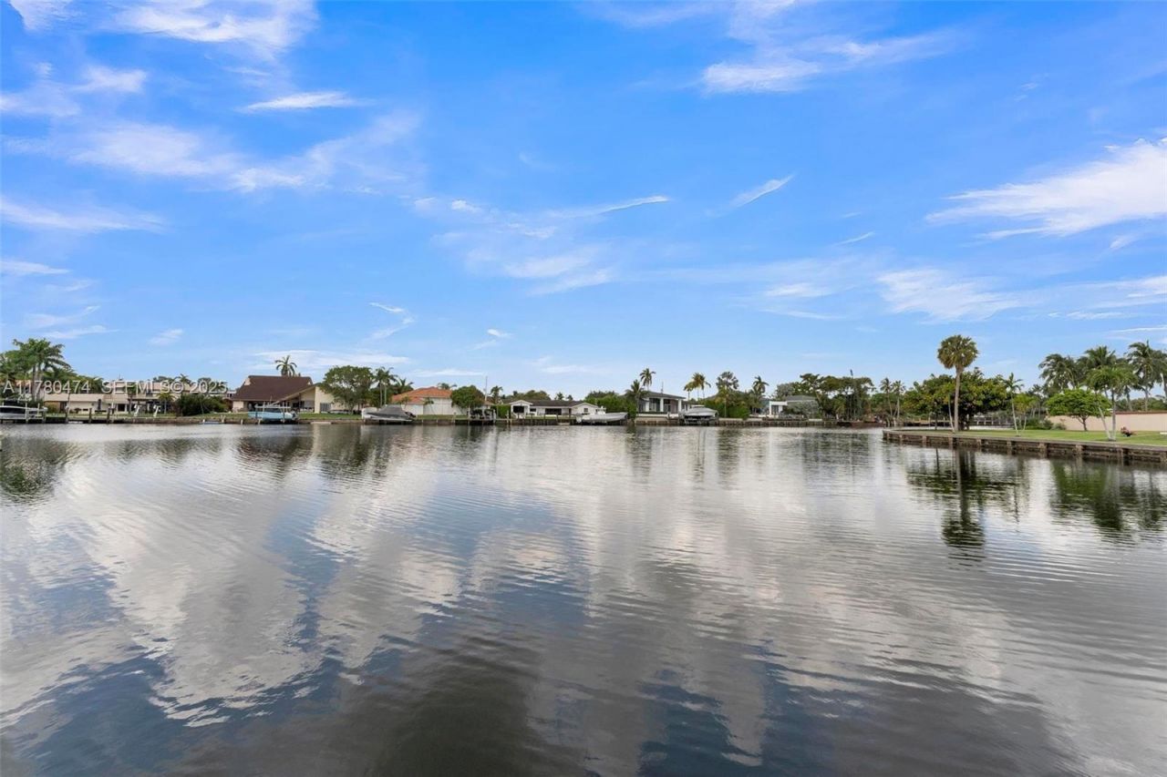 2101 Atlantic Shores Blvd, Unit 201, Hallandale Beach, FL 33009 Photo