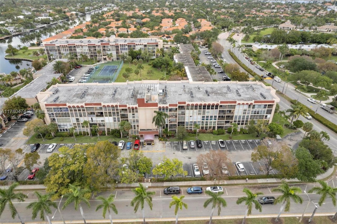 2101 Atlantic Shores Blvd, Unit 201, Hallandale Beach, FL 33009 Photo