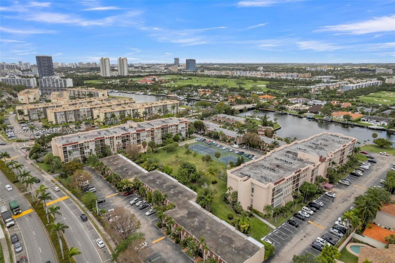 2101 Atlantic Shores Blvd, Unit 201, Hallandale Beach, FL 33009 Photo