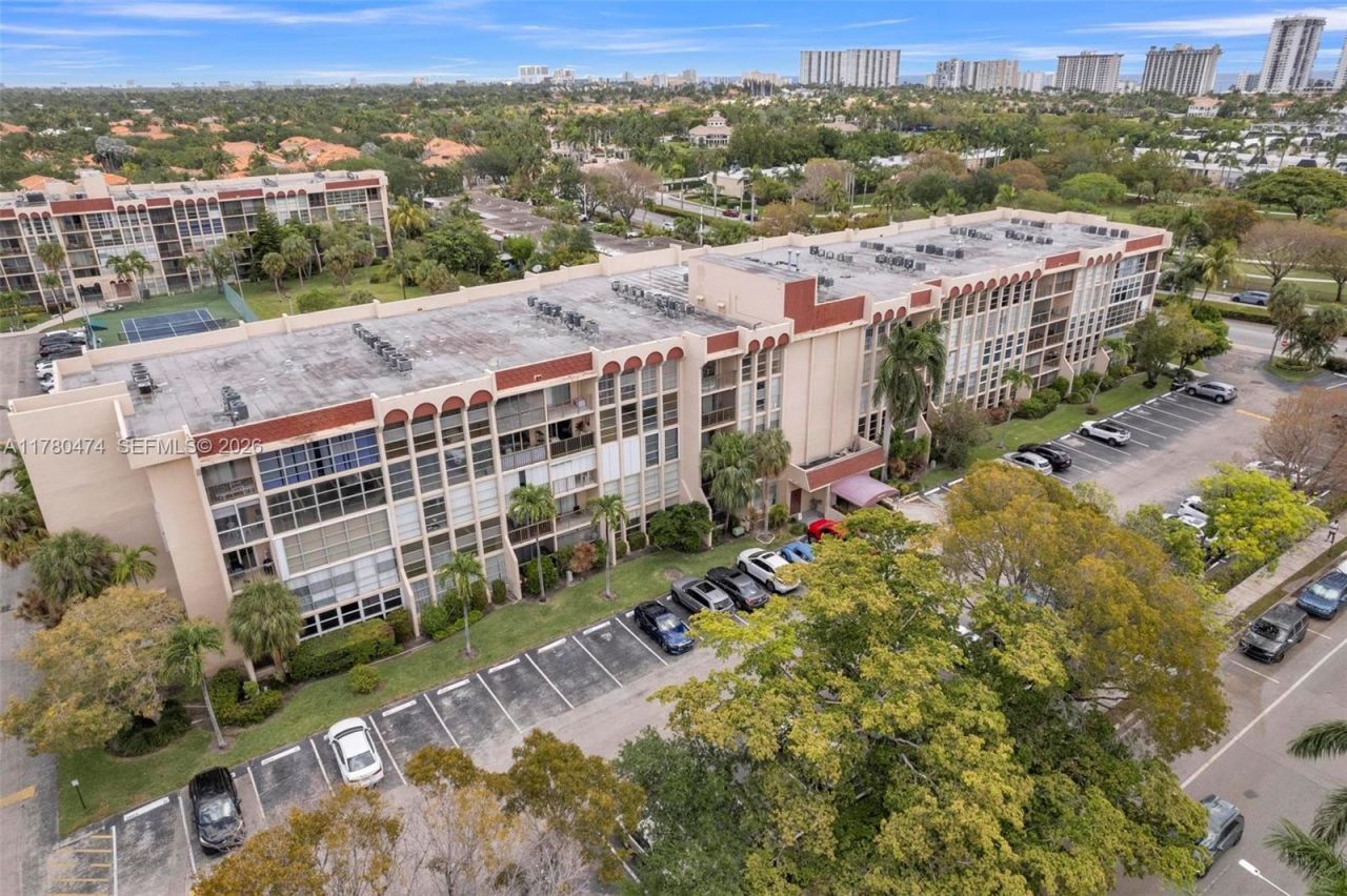 2101 Atlantic Shores Blvd, Unit 201, Hallandale Beach, FL 33009 Photo