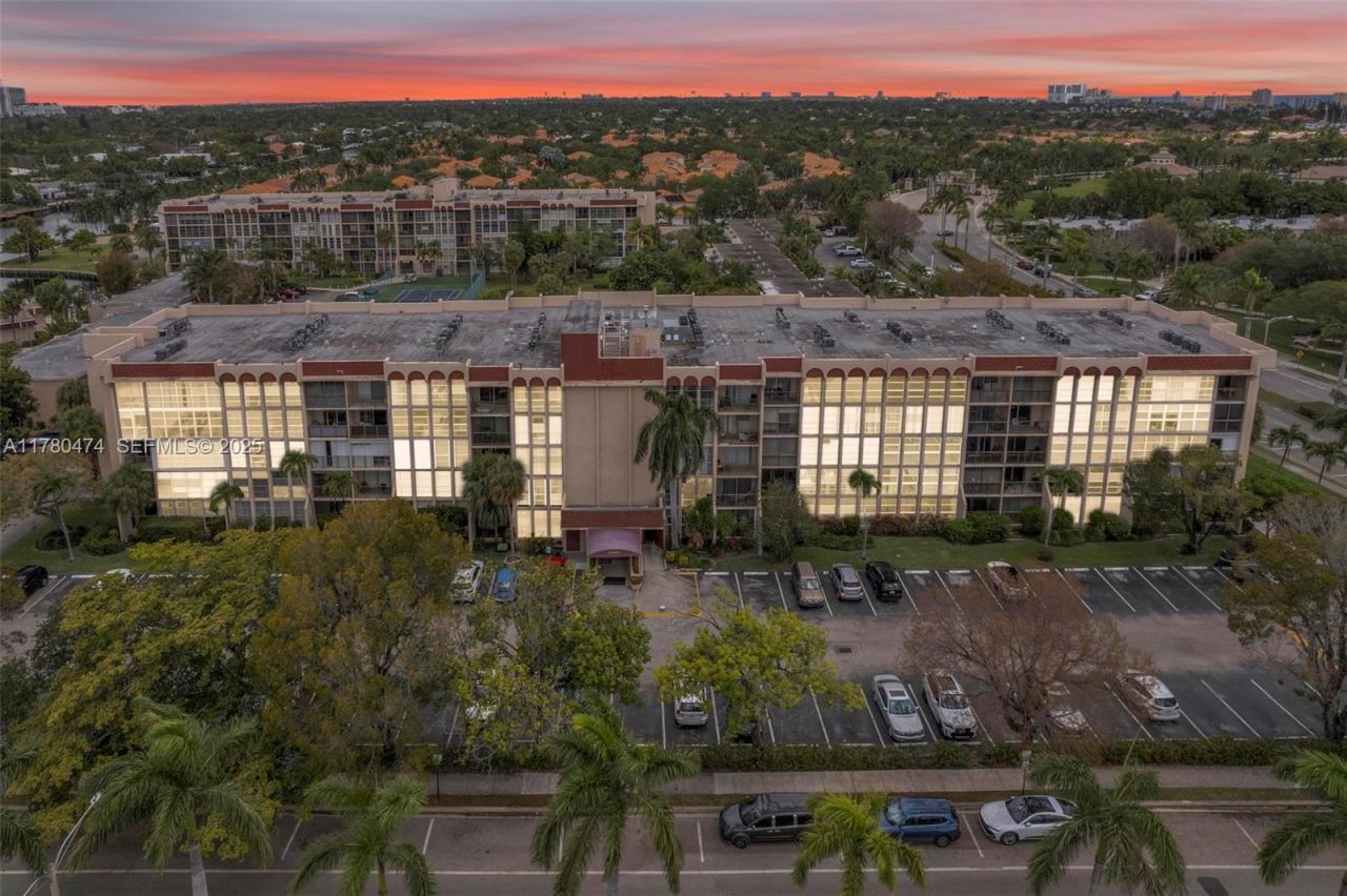 2101 Atlantic Shores Blvd, Unit 201, Hallandale Beach, FL 33009 Photo