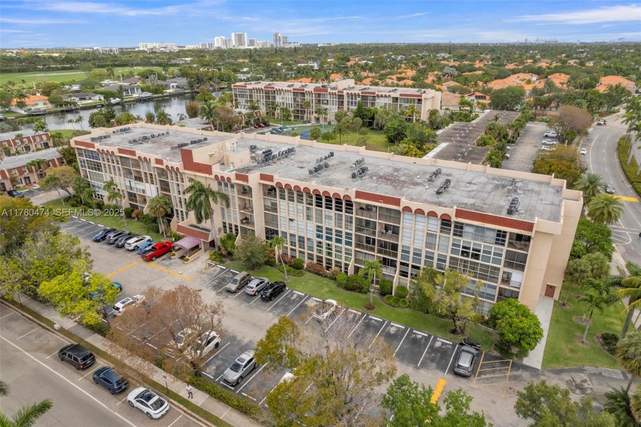 2101 Atlantic Shores Blvd, Unit 201, Hallandale Beach, FL 33009 Photo