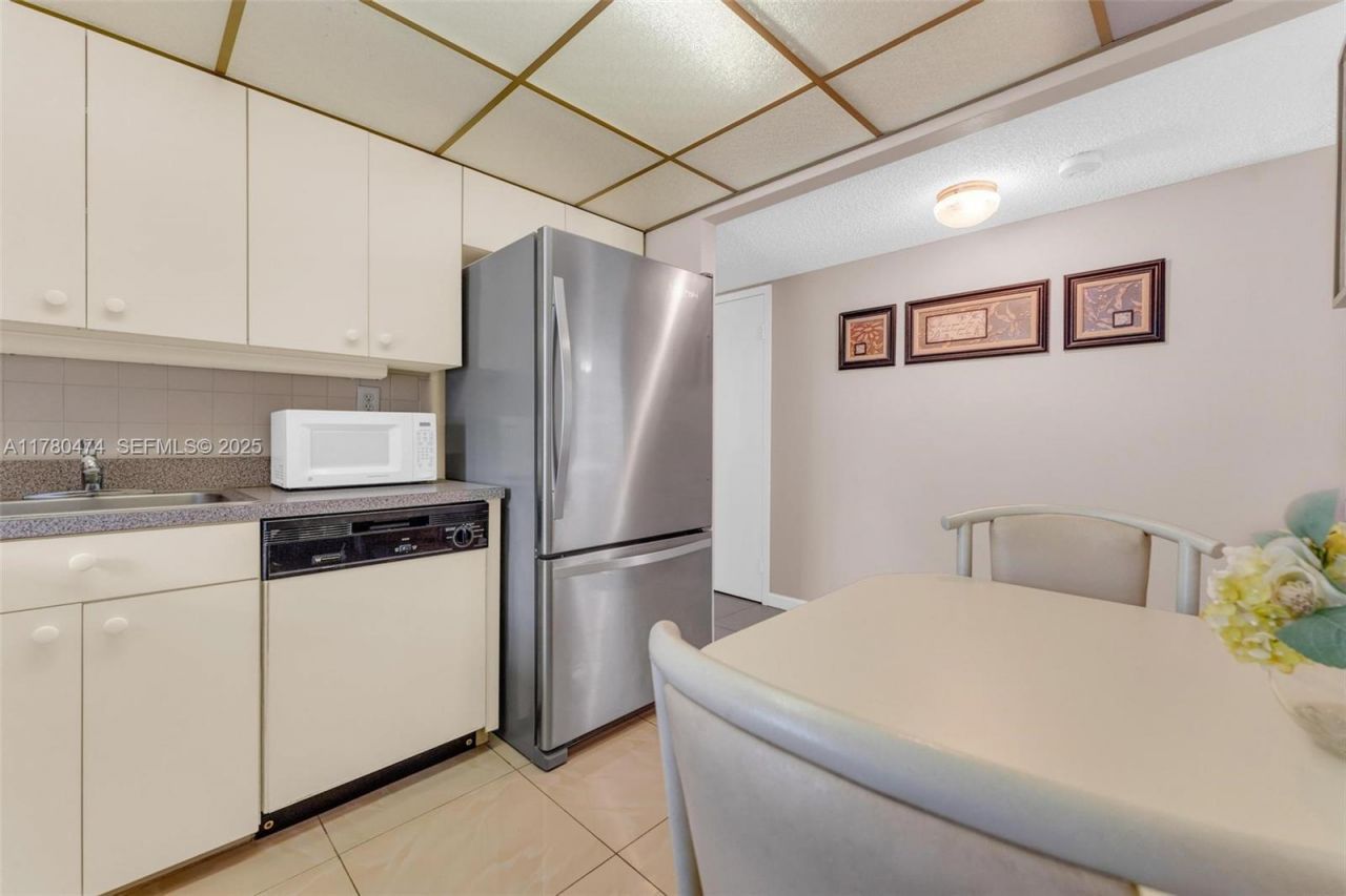 2101 Atlantic Shores Blvd, Unit 201, Hallandale Beach, FL 33009 Photo