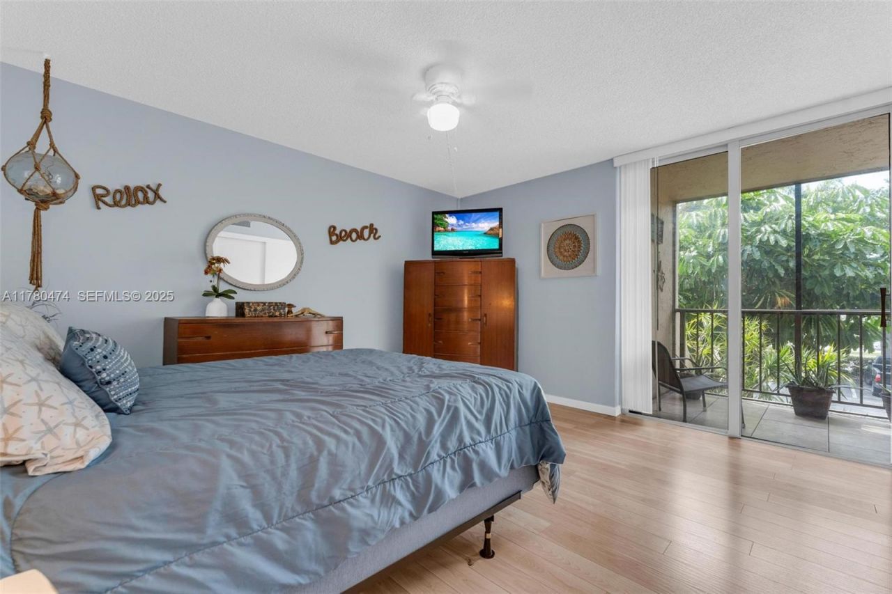 2101 Atlantic Shores Blvd, Unit 201, Hallandale Beach, FL 33009 Photo