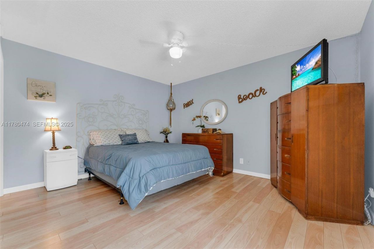 2101 Atlantic Shores Blvd, Unit 201, Hallandale Beach, FL 33009 Photo