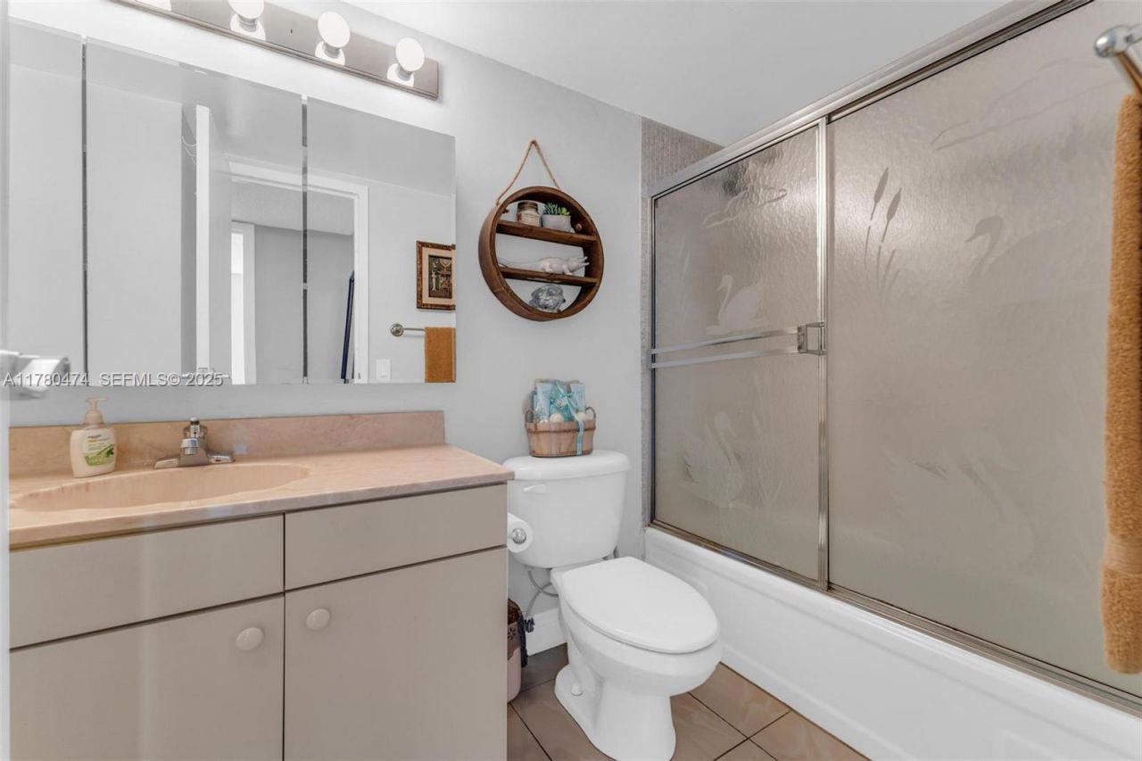 2101 Atlantic Shores Blvd, Unit 201, Hallandale Beach, FL 33009 Photo