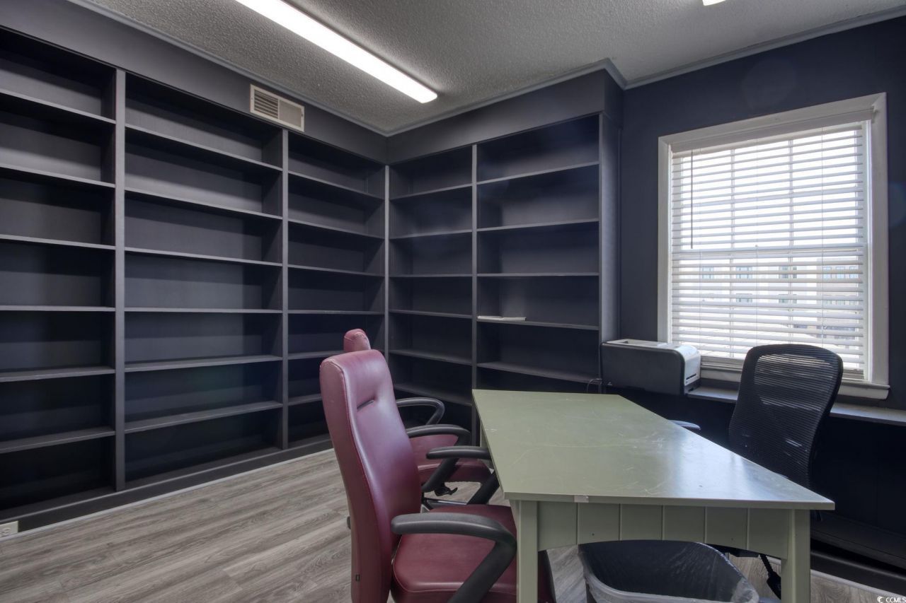 604 Front St. Photo 11