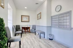 604 Front St. photo 4