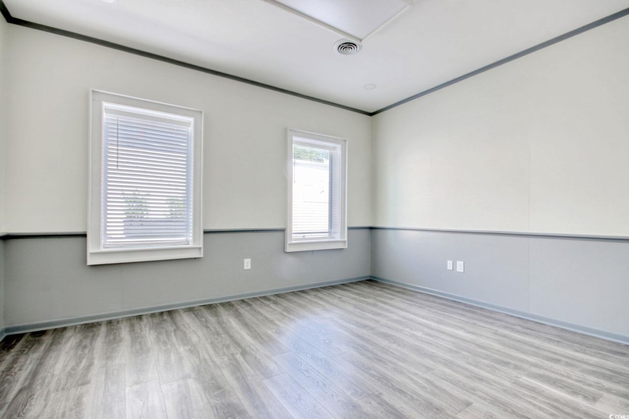 604 Front St. Photo 4