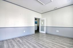 604 Front St. photo 4