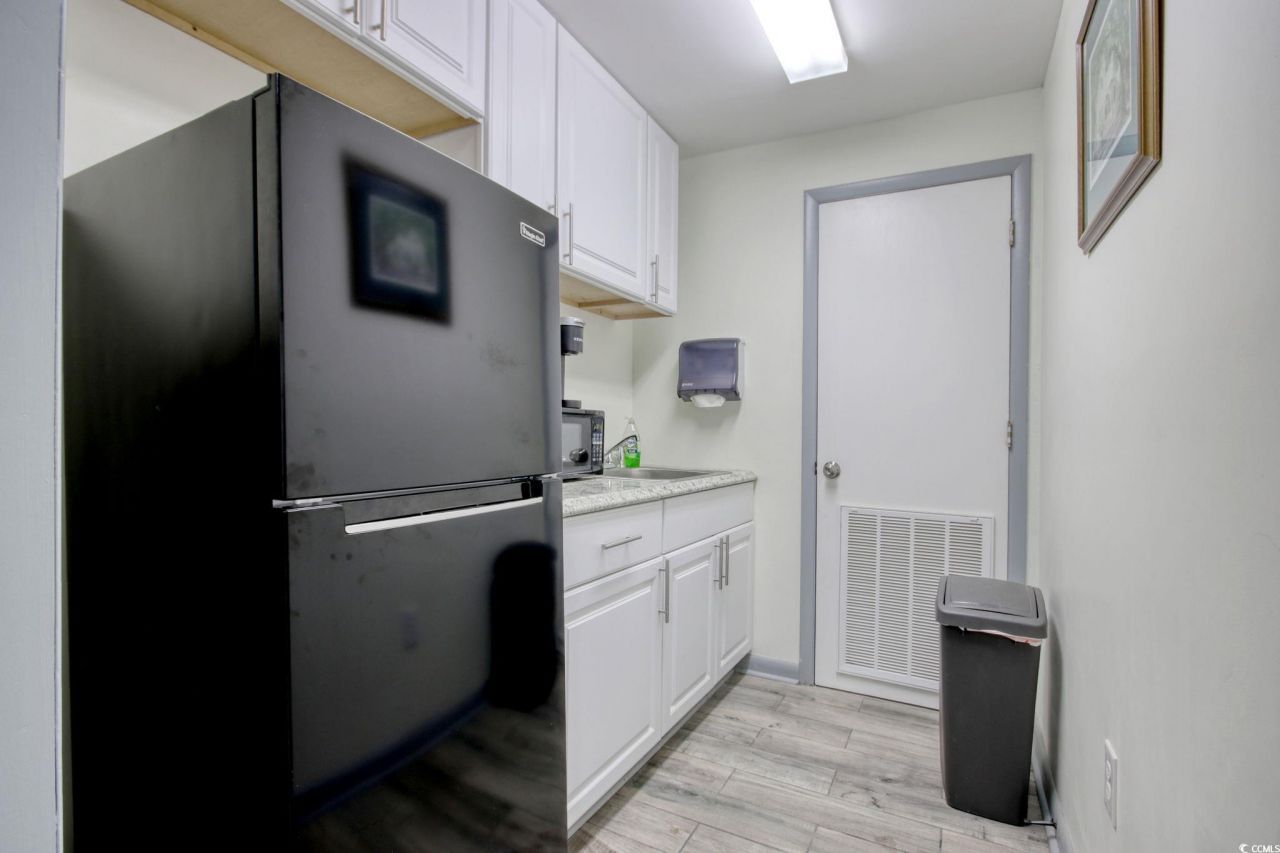 604 Front St. Photo 8