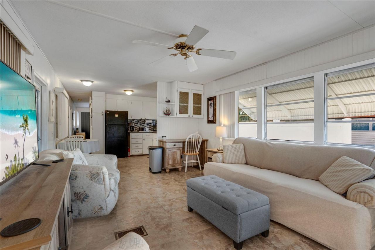 1110 49th Avenue Drive W, Bradenton, FL 34207 Photo