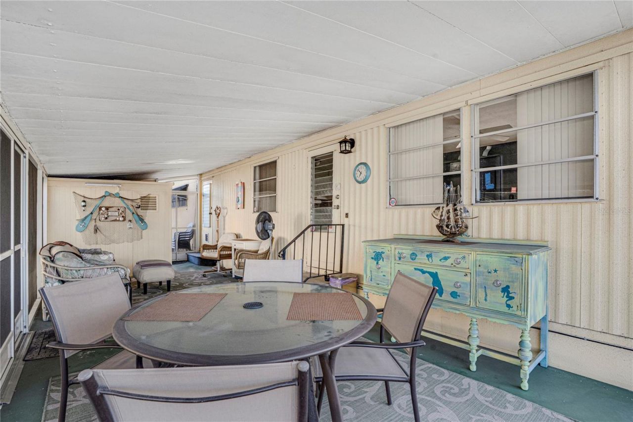 1110 49th Avenue Drive W, Bradenton, FL 34207 Photo