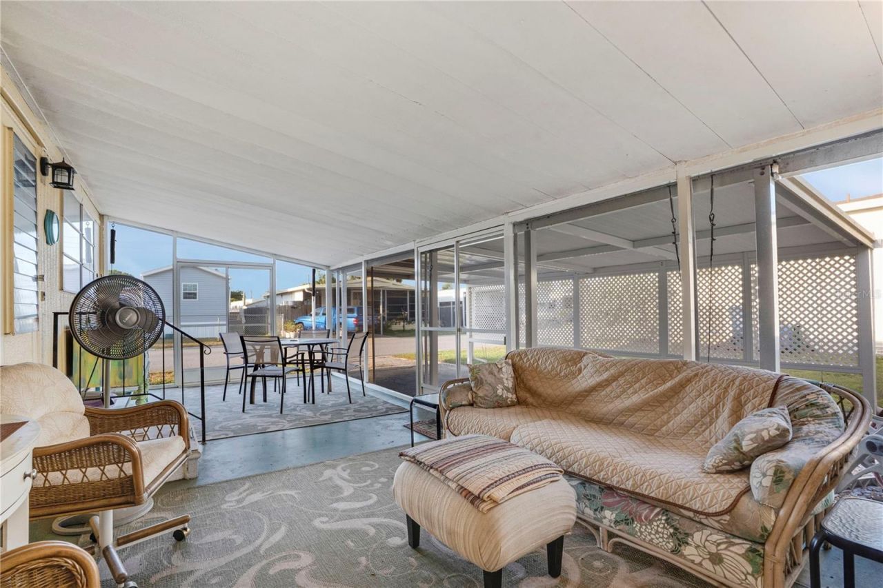 1110 49th Avenue Drive W, Bradenton, FL 34207 Photo