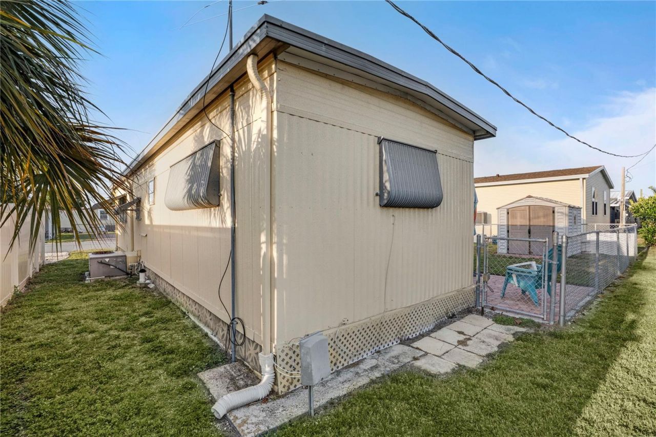 1110 49th Avenue Drive W, Bradenton, FL 34207 Photo