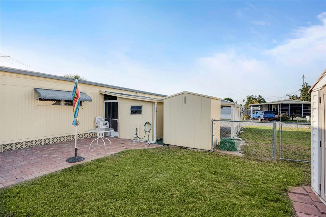 1110 49th Avenue Drive W, Bradenton, FL 34207 Photo