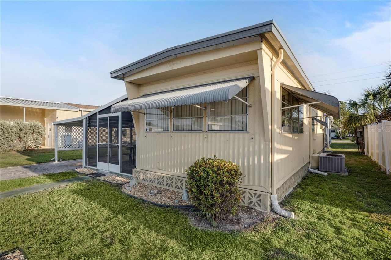 1110 49th Avenue Drive W, Bradenton, FL 34207 Photo