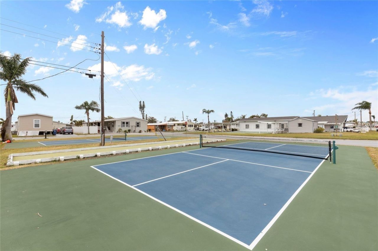 1110 49th Avenue Drive W, Bradenton, FL 34207 Photo