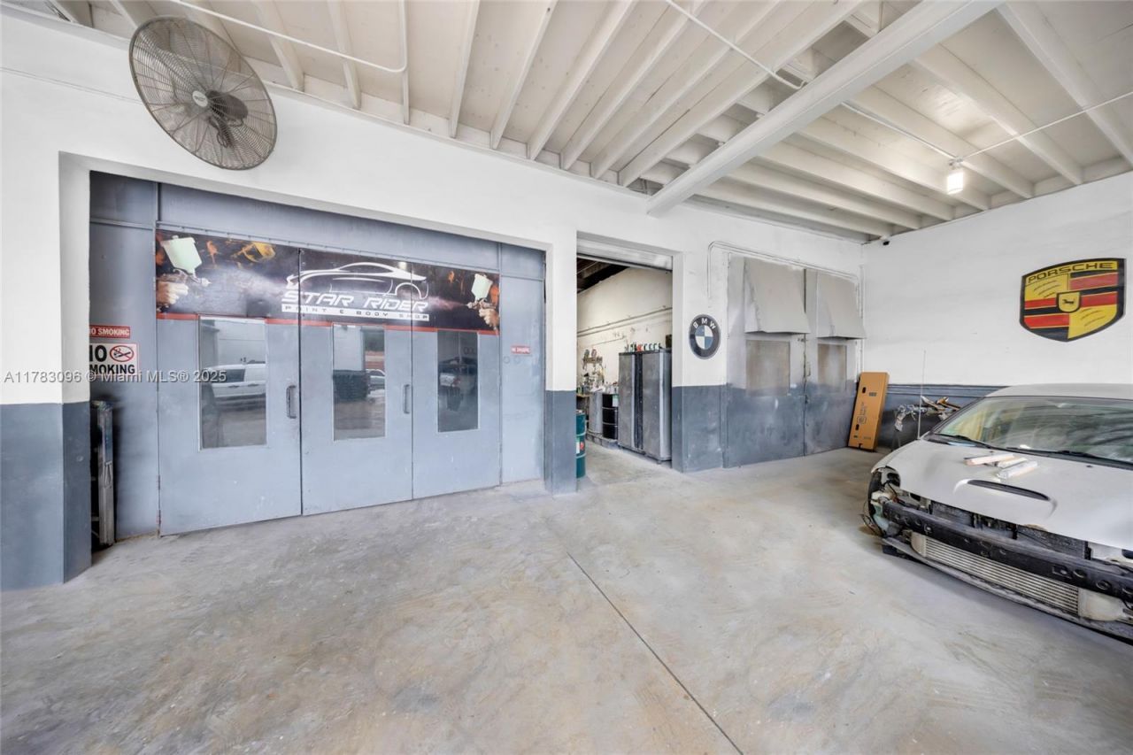 1025 E 45th St, Hialeah, FL 33013 Photo