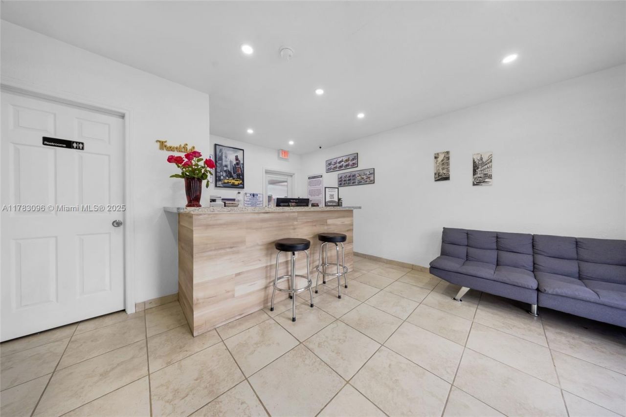 1025 E 45th St, Hialeah, FL 33013 Photo