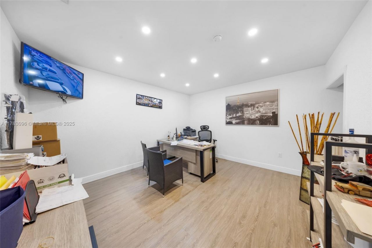 1025 E 45th St, Hialeah, FL 33013 Photo