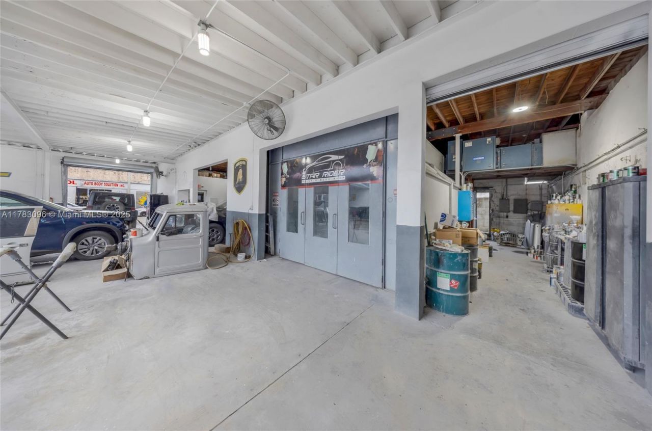 1025 E 45th St, Hialeah, FL 33013 Photo