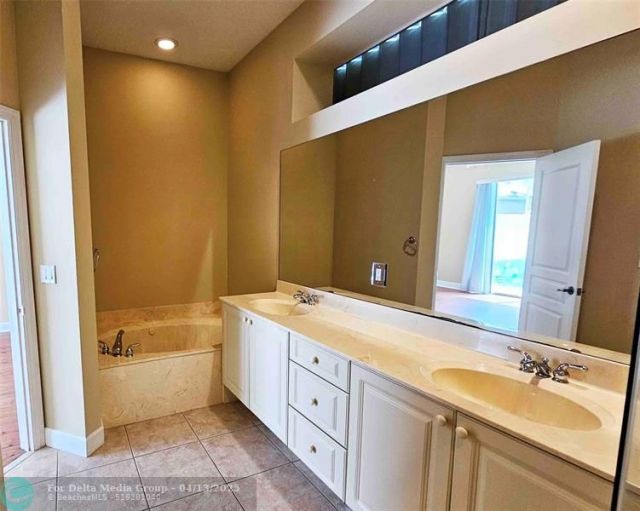 532 NE Canoe Park Cir, Port Saint Lucie, FL 34983 Photo